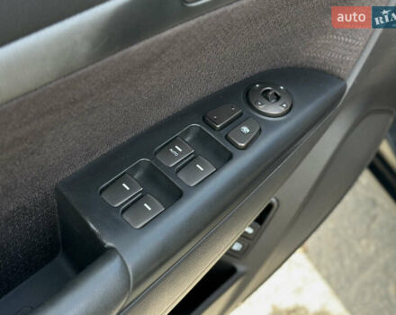 Черный Хендай Соната, объемом двигателя 2 л и пробегом 270 тыс. км за 5400 $, фото 22 на Automoto.ua