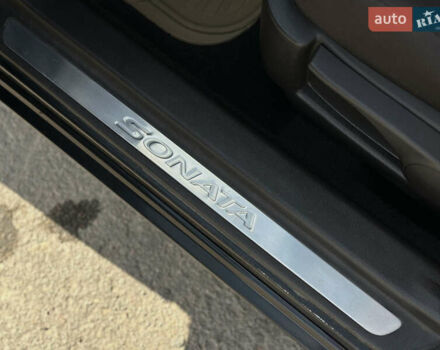 Черный Хендай Соната, объемом двигателя 2 л и пробегом 270 тыс. км за 5400 $, фото 24 на Automoto.ua