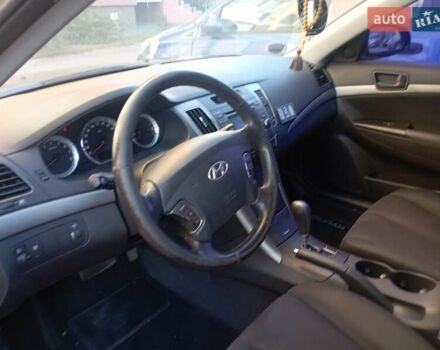 Черный Хендай Соната, объемом двигателя 2 л и пробегом 134 тыс. км за 7150 $, фото 4 на Automoto.ua