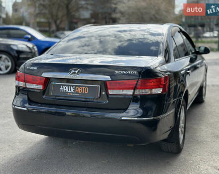 Черный Хендай Соната, объемом двигателя 2 л и пробегом 270 тыс. км за 5400 $, фото 16 на Automoto.ua