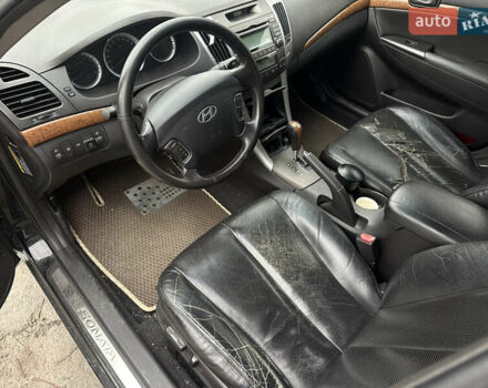 Черный Хендай Соната, объемом двигателя 2.4 л и пробегом 201 тыс. км за 5800 $, фото 15 на Automoto.ua