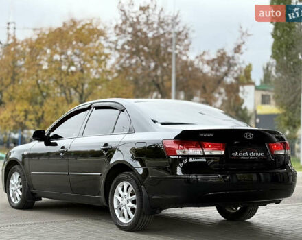 Хендай Соната 2008 у Миколаєві на Automoto.ua Чорний Хендай Соната, об'ємом двигуна 2 л та пробігом 231 тис. км за 5899 $, фото 4 на Automoto.ua