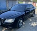 Черный Хендай Соната, объемом двигателя 2 л и пробегом 220 тыс. км за 5213 $, фото 1 на Automoto.ua