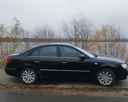 Черный Хендай Соната, объемом двигателя 2.4 л и пробегом 201 тыс. км за 5800 $, фото 3 на Automoto.ua