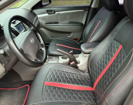 Хендай Соната 2008 у Миколаєві на Automoto.ua Чорний Хендай Соната, об'ємом двигуна 2 л та пробігом 231 тис. км за 5899 $, фото 6 на Automoto.ua