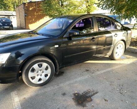 Черный Хендай Соната, объемом двигателя 2 л и пробегом 250 тыс. км за 6300 $, фото 1 на Automoto.ua