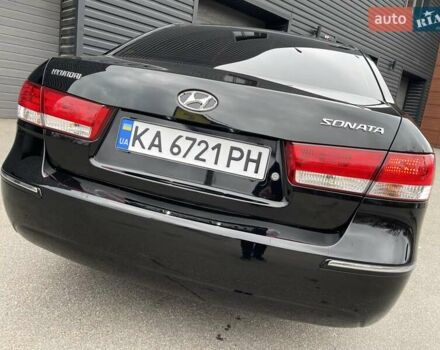 Черный Хендай Соната, объемом двигателя 2 л и пробегом 110 тыс. км за 9700 $, фото 16 на Automoto.ua