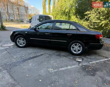 Чорний Хендай Соната, об'ємом двигуна 2 л та пробігом 109 тис. км за 6990 $, фото 7 на Automoto.ua