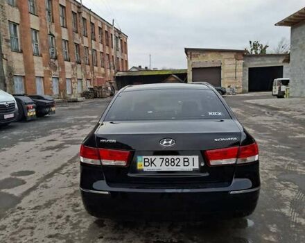 Черный Хендай Соната, объемом двигателя 2 л и пробегом 264 тыс. км за 5400 $, фото 6 на Automoto.ua