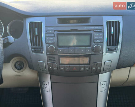 Черный Хендай Соната, объемом двигателя 3.3 л и пробегом 287 тыс. км за 4999 $, фото 12 на Automoto.ua