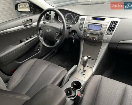 Черный Хендай Соната, объемом двигателя 2 л и пробегом 110 тыс. км за 9700 $, фото 39 на Automoto.ua