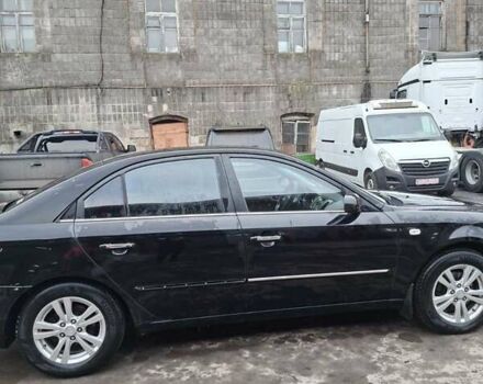 Черный Хендай Соната, объемом двигателя 2 л и пробегом 264 тыс. км за 5400 $, фото 3 на Automoto.ua