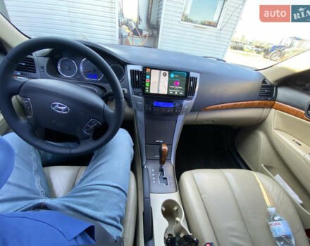 Черный Хендай Соната, объемом двигателя 3.3 л и пробегом 203 тыс. км за 8200 $, фото 2 на Automoto.ua