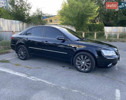 Черный Хендай Соната, объемом двигателя 3.3 л и пробегом 203 тыс. км за 8200 $, фото 1 на Automoto.ua