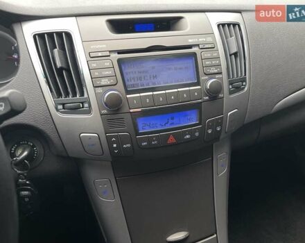 Черный Хендай Соната, объемом двигателя 2 л и пробегом 110 тыс. км за 9700 $, фото 35 на Automoto.ua