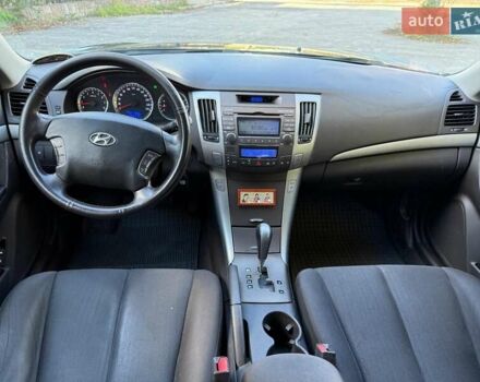Чорний Хендай Соната, об'ємом двигуна 2 л та пробігом 109 тис. км за 6990 $, фото 15 на Automoto.ua