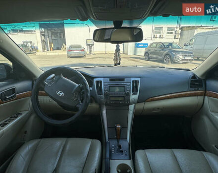 Черный Хендай Соната, объемом двигателя 3.3 л и пробегом 287 тыс. км за 4999 $, фото 11 на Automoto.ua