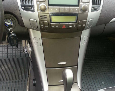 Черный Хендай Соната, объемом двигателя 2 л и пробегом 90 тыс. км за 9800 $, фото 9 на Automoto.ua