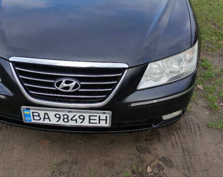 Черный Хендай Соната, объемом двигателя 2.4 л и пробегом 275 тыс. км за 6000 $, фото 4 на Automoto.ua