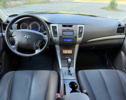 Чорний Хендай Соната, об'ємом двигуна 2 л та пробігом 109 тис. км за 6990 $, фото 15 на Automoto.ua