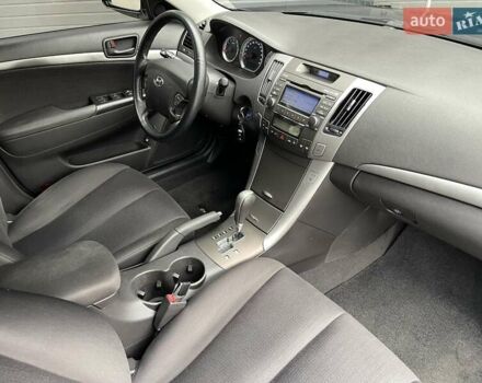 Черный Хендай Соната, объемом двигателя 2 л и пробегом 110 тыс. км за 9700 $, фото 42 на Automoto.ua