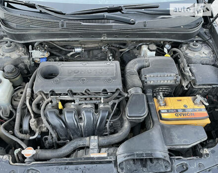 Чорний Хендай Соната, об'ємом двигуна 2 л та пробігом 128 тис. км за 9500 $, фото 12 на Automoto.ua