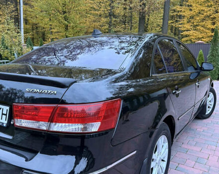 Черный Хендай Соната, объемом двигателя 0 л и пробегом 210 тыс. км за 6550 $, фото 5 на Automoto.ua