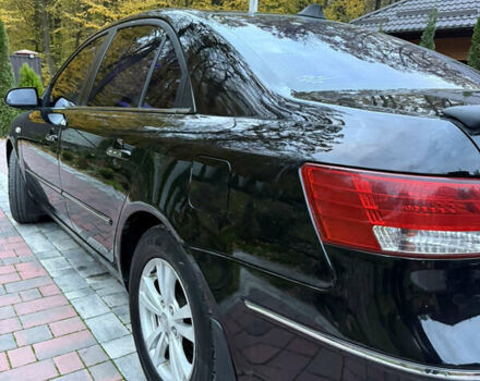 Черный Хендай Соната, объемом двигателя 0 л и пробегом 210 тыс. км за 6550 $, фото 1 на Automoto.ua