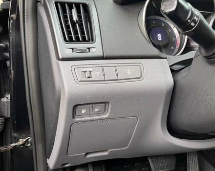 Чорний Хендай Соната, об'ємом двигуна 2.4 л та пробігом 398 тис. км за 7800 $, фото 4 на Automoto.ua