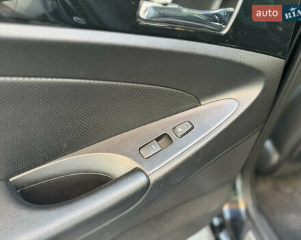 Черный Хендай Соната, объемом двигателя 2.4 л и пробегом 270 тыс. км за 9200 $, фото 28 на Automoto.ua