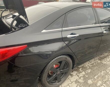 Черный Хендай Соната, объемом двигателя 2.4 л и пробегом 97 тыс. км за 10700 $, фото 4 на Automoto.ua