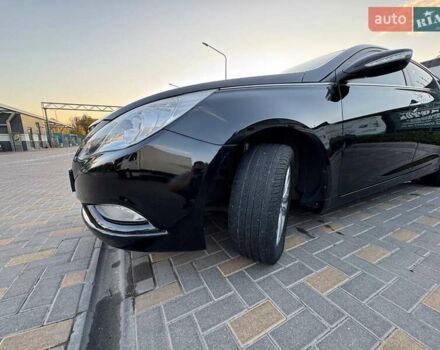 Черный Хендай Соната, объемом двигателя 2 л и пробегом 133 тыс. км за 10000 $, фото 3 на Automoto.ua