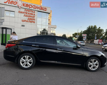 Черный Хендай Соната, объемом двигателя 2.4 л и пробегом 270 тыс. км за 9200 $, фото 14 на Automoto.ua