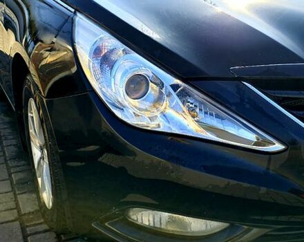 Черный Хендай Соната, объемом двигателя 2 л и пробегом 190 тыс. км за 7500 $, фото 1 на Automoto.ua