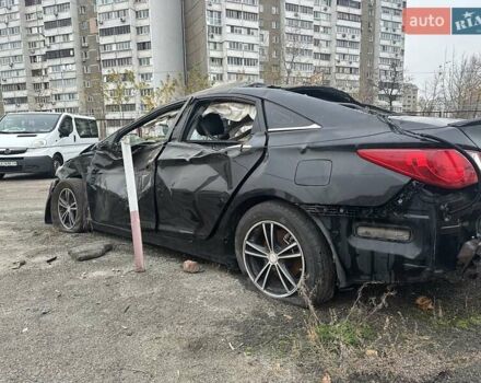 Черный Хендай Соната, объемом двигателя 2.36 л и пробегом 260 тыс. км за 2000 $, фото 1 на Automoto.ua