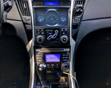 Чорний Хендай Соната, об'ємом двигуна 2 л та пробігом 216 тис. км за 7650 $, фото 9 на Automoto.ua