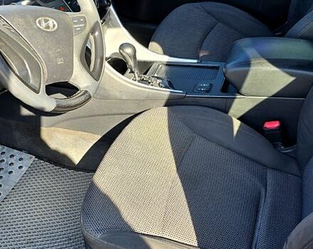 Черный Хендай Соната, объемом двигателя 2 л и пробегом 190 тыс. км за 7500 $, фото 10 на Automoto.ua