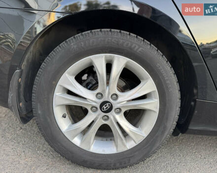 Черный Хендай Соната, объемом двигателя 2.4 л и пробегом 270 тыс. км за 9200 $, фото 16 на Automoto.ua