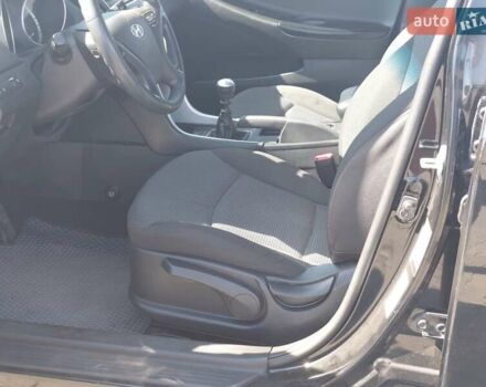 Черный Хендай Соната, объемом двигателя 2 л и пробегом 180 тыс. км за 7500 $, фото 1 на Automoto.ua