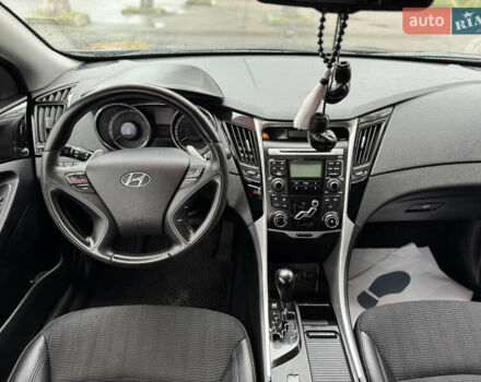 Черный Хендай Соната, объемом двигателя 2 л и пробегом 118 тыс. км за 9500 $, фото 22 на Automoto.ua