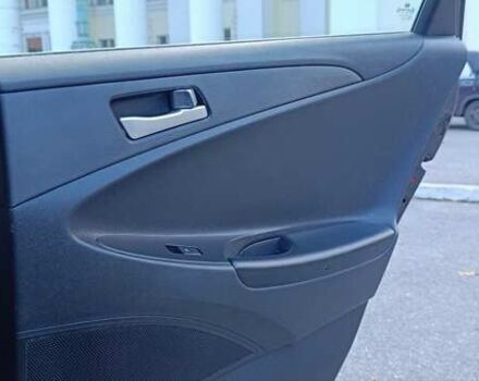 Хендай Соната 2011 в Желтых Водах на Automoto.ua Черный Хендай Соната, объемом двигателя 2 л и пробегом 133 тыс. км за 7800 $, фото 15 на Automoto.ua