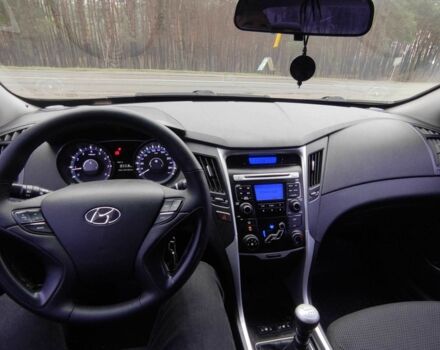 Черный Хендай Соната, объемом двигателя 2 л и пробегом 292 тыс. км за 7000 $, фото 7 на Automoto.ua