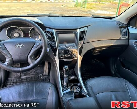 Черный Хендай Соната, объемом двигателя 2.4 л и пробегом 200 тыс. км за 7600 $, фото 7 на Automoto.ua