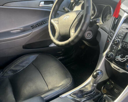 Черный Хендай Соната, объемом двигателя 2.36 л и пробегом 178 тыс. км за 7000 $, фото 3 на Automoto.ua