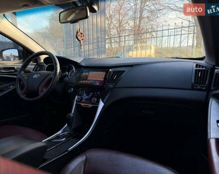Чорний Хендай Соната, об'ємом двигуна 2.36 л та пробігом 260 тис. км за 8700 $, фото 28 на Automoto.ua