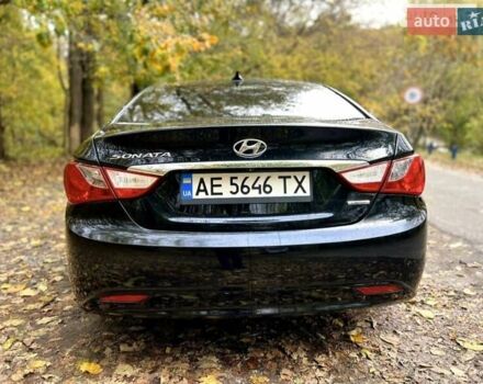 Чорний Хендай Соната, об'ємом двигуна 2.36 л та пробігом 165 тис. км за 9900 $, фото 6 на Automoto.ua