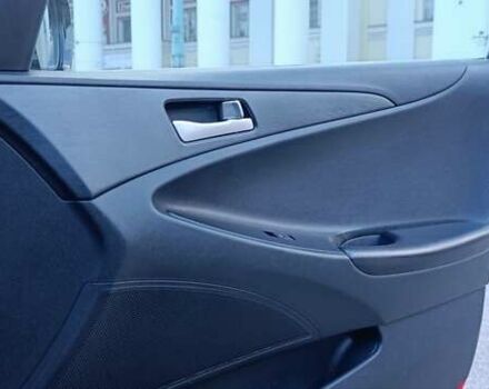 Хендай Соната 2011 в Желтых Водах на Automoto.ua Черный Хендай Соната, объемом двигателя 2 л и пробегом 133 тыс. км за 7800 $, фото 18 на Automoto.ua