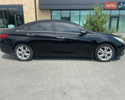 Черный Хендай Соната, объемом двигателя 2.36 л и пробегом 212 тыс. км за 9700 $, фото 3 на Automoto.ua