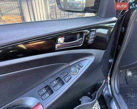 Чорний Хендай Соната, об'ємом двигуна 2.36 л та пробігом 260 тис. км за 8700 $, фото 20 на Automoto.ua