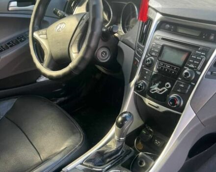 Черный Хендай Соната, объемом двигателя 2.4 л и пробегом 175 тыс. км за 7300 $, фото 2 на Automoto.ua